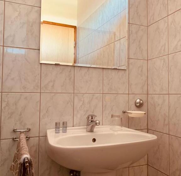 스탠다드 발코니 룸, Linc Rooms & Apartments