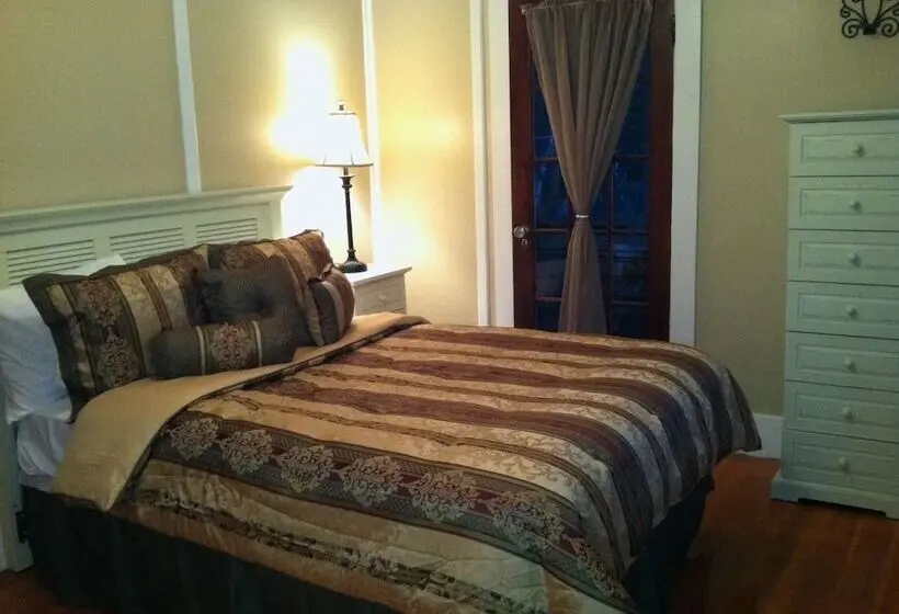 １ベッドルームハウス, The Villas On Lake George