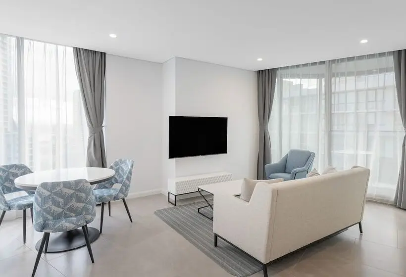 スタンダードスタジオ, Meriton Suites Surfers Paradise