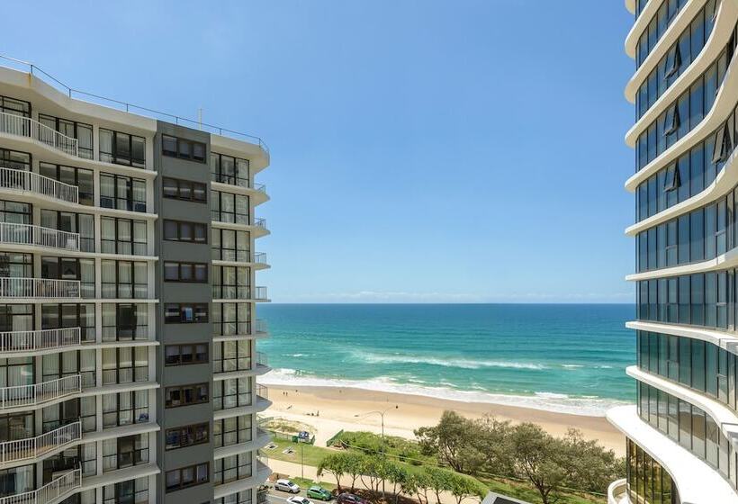 스탠다드 스튜디오, Meriton Suites Surfers Paradise