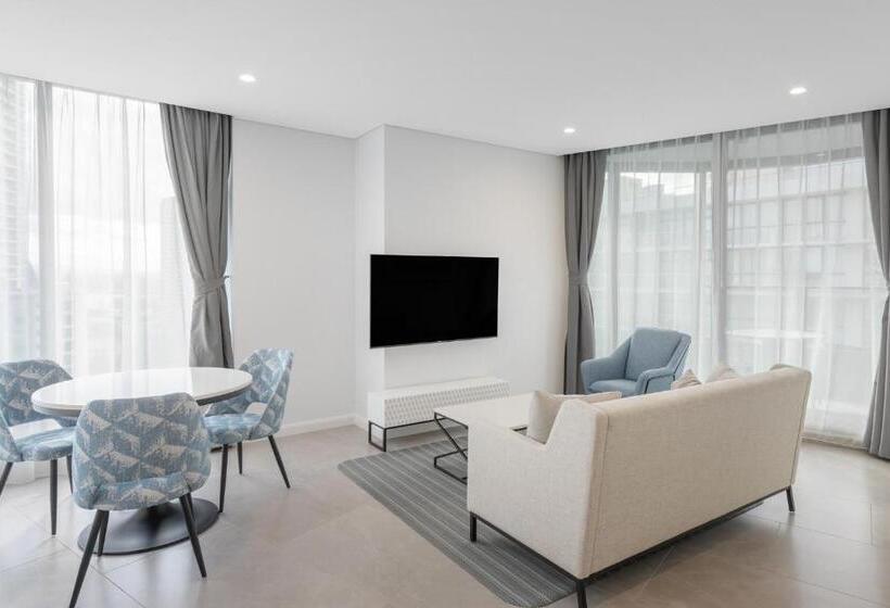 스탠다드 스튜디오, Meriton Suites Surfers Paradise