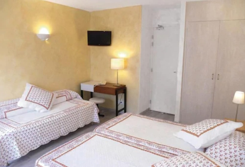 اتاق استاندارد سه نفره, Anglade Hôtel