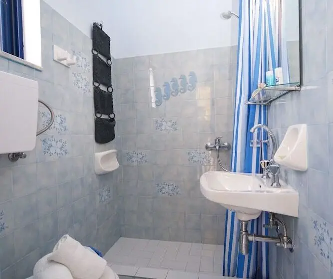 استودیو کامفورت, Kalypso Studios & Apartments