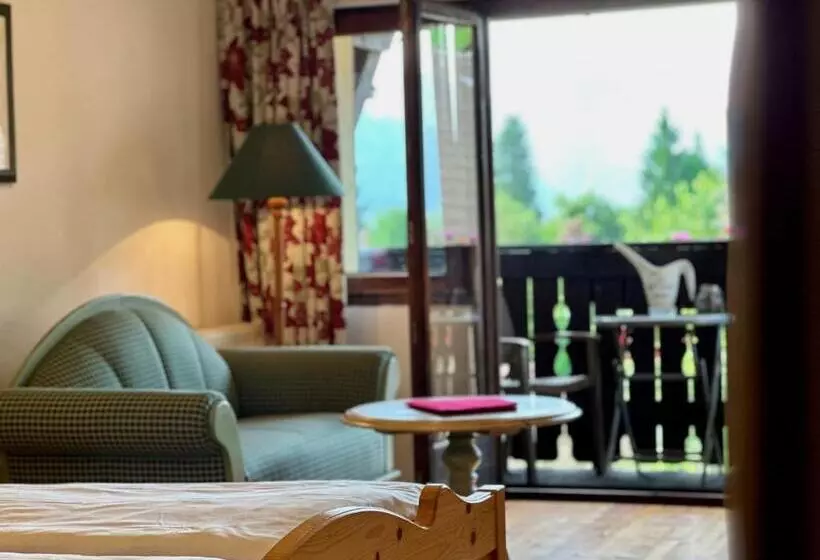 Deluxe Kolmen Hengen Huone, Lexenhof