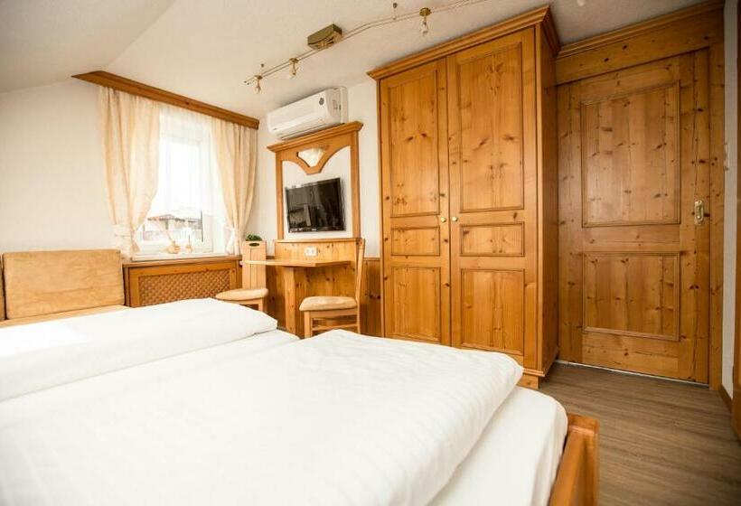 디럭스 룸, Pension Knoll