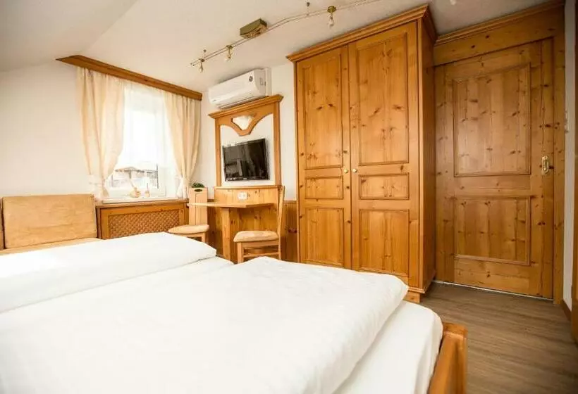 Deluxe-huone, Pension Knoll