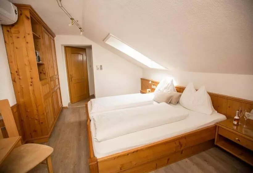 Deluxe-huone, Pension Knoll