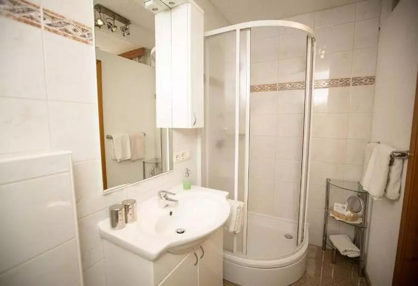 Deluxe-huone, Pension Knoll