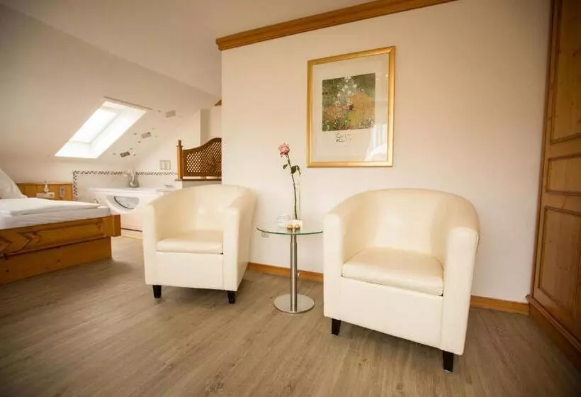 Juniorsviitti, Pension Knoll