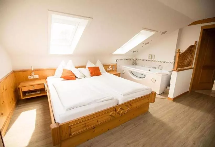 Juniorsviitti, Pension Knoll