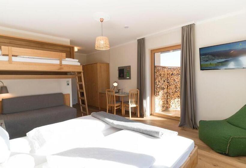 اتاق خانوادگی, Biyou Ecoquatier In Den Bergen