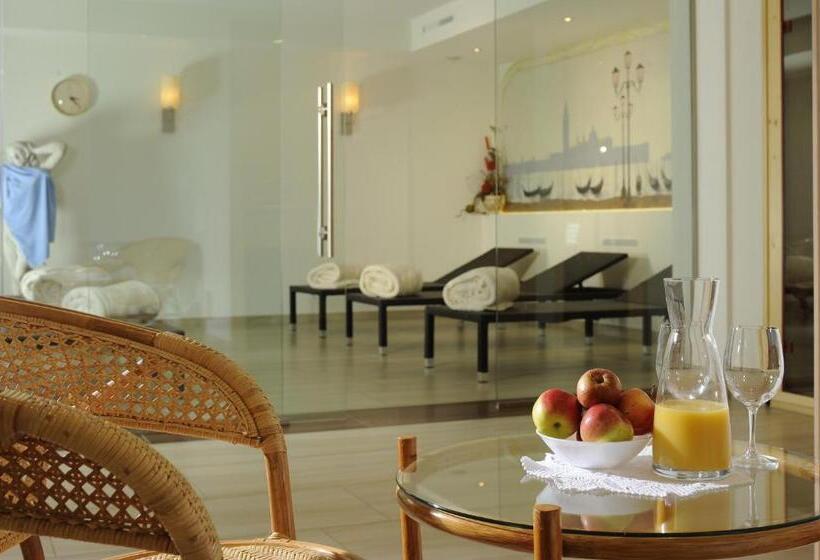 Suite with lake view, Geniesserhotel Alpin Gmbh