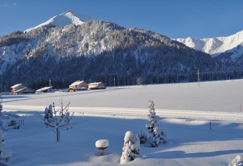 Suite with lake view, Geniesserhotel Alpin Gmbh