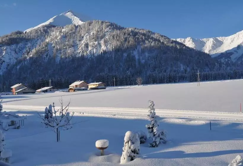 Suite with lake view, Geniesserhotel Alpin Gmbh