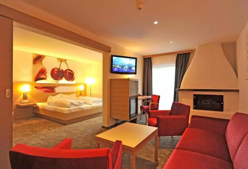 Suite with lake view, Geniesserhotel Alpin Gmbh