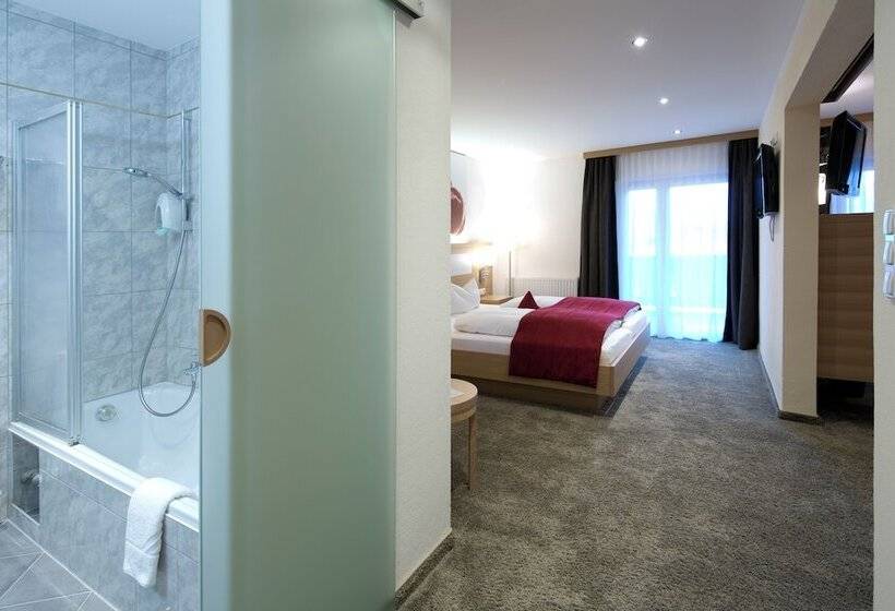 Suite with lake view, Geniesserhotel Alpin Gmbh