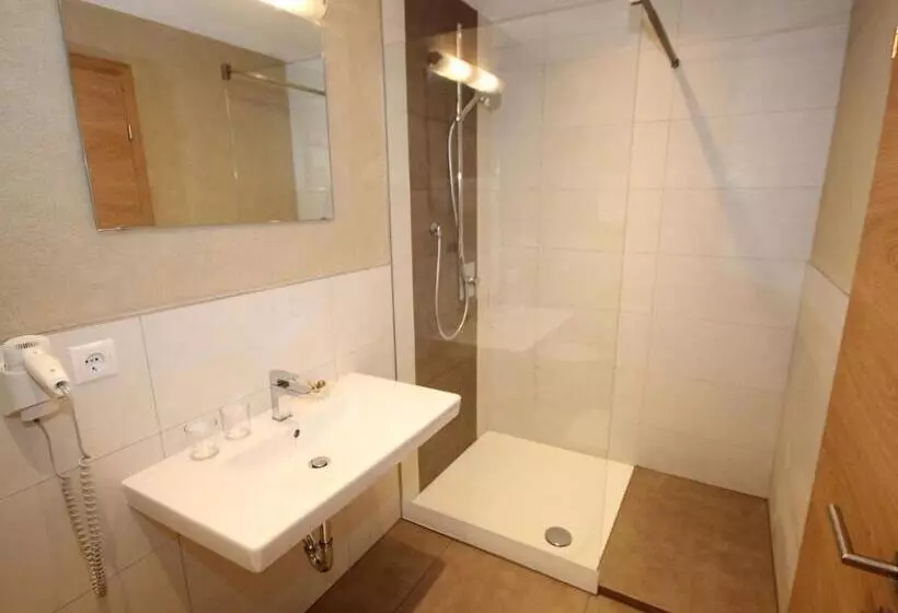 Huoneisto 1 Makuuhuone Parveke, Apart Gletscherblick