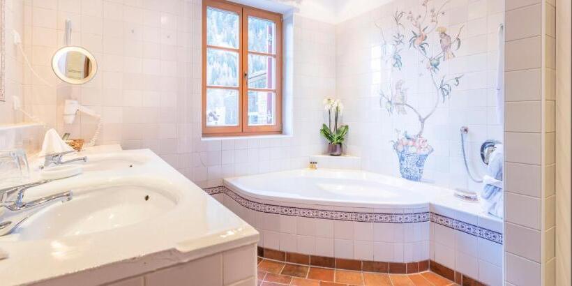 ジュニアスイート, Das Bergschlössl   Very Special