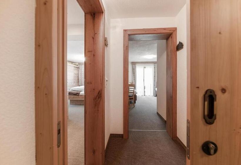 סוויטה משפחתית, Apart Haus Alpenhof