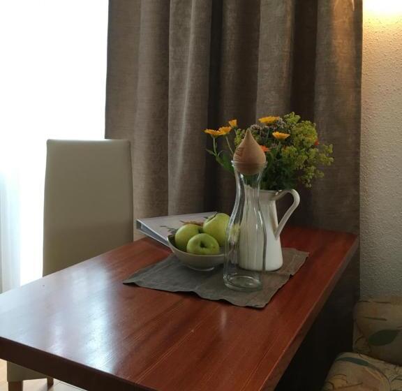 标准间, Haus Schuchter