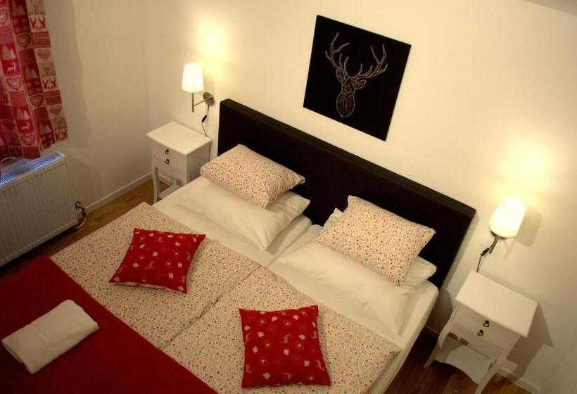 غرفة أساسية, Haus Susanne