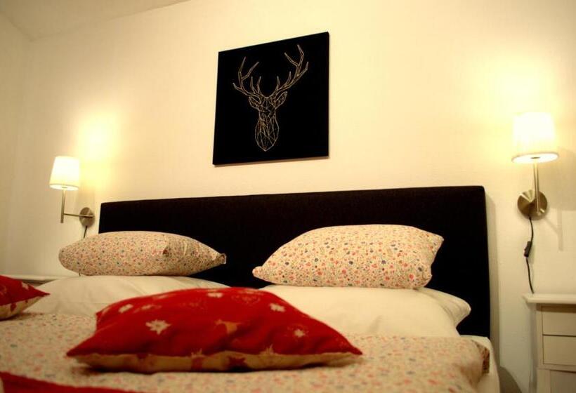 غرفة أساسية, Haus Susanne