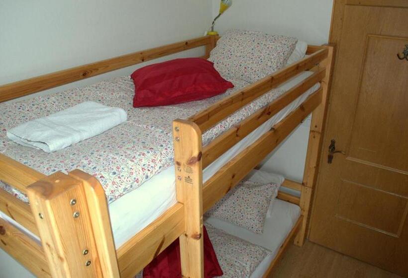 غرفة عائلية, Haus Susanne