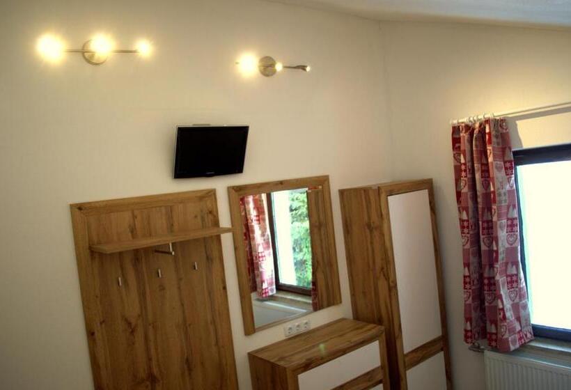 غرفة أساسية, Haus Susanne