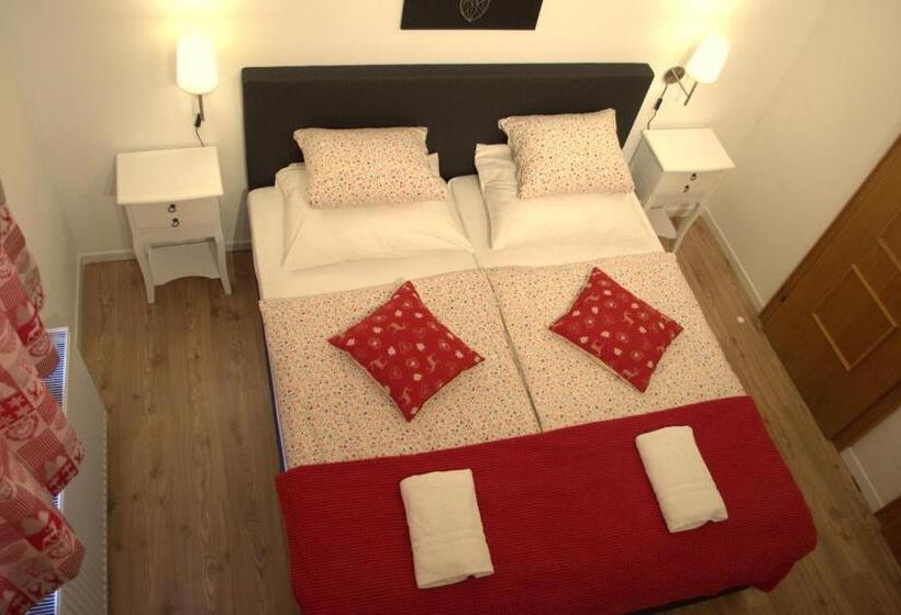 غرفة أساسية, Haus Susanne