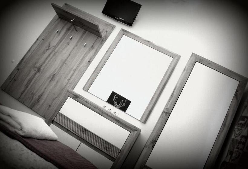 غرفة أساسية, Haus Susanne