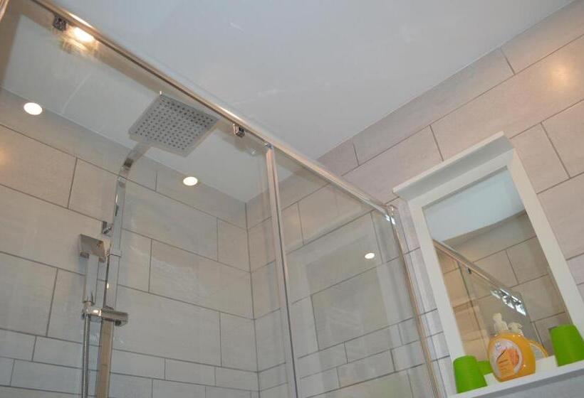 غرفة عائلية, Haus Susanne