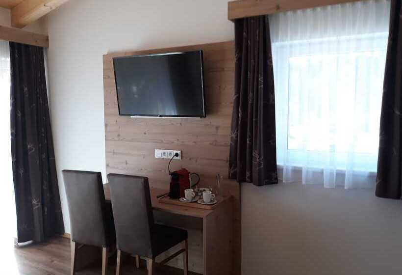 디럭스 룸, Jagdhof