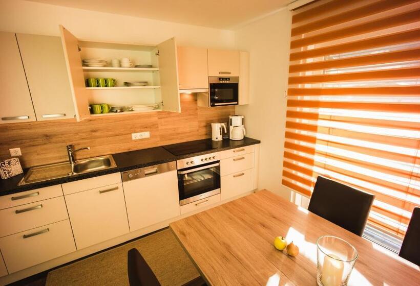 شقة غرفة نوم واحدة مزودة بشُرفة, Matschner