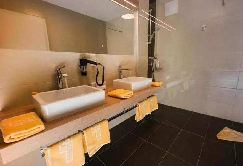 Appartamento 2 Camere da Letto con Balcone, Matschner