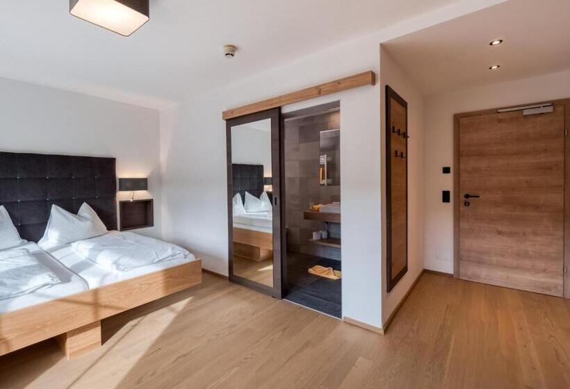 غرفة قياسية مزوَّدة بشُرفة, Matschner