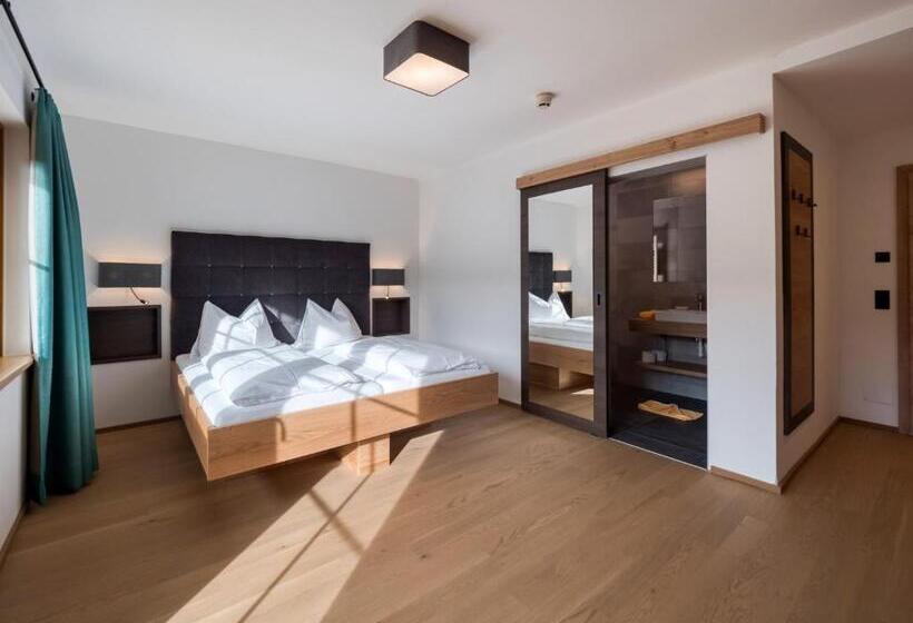 غرفة قياسية مزوَّدة بشُرفة, Matschner