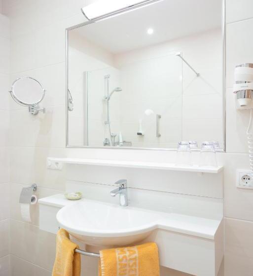 جناح عائلي, Matschner