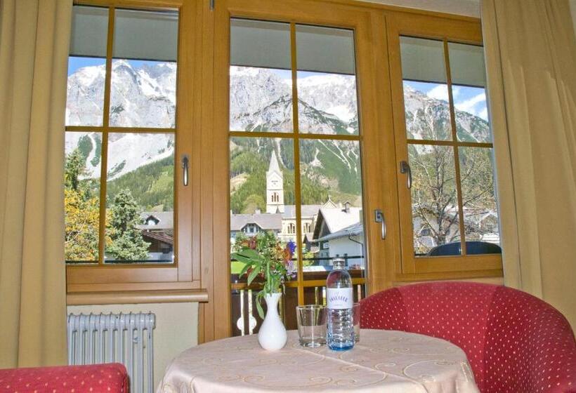 جناح عائلي, Matschner