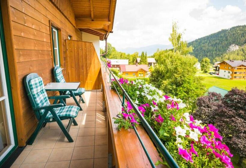 جناح عائلي, Matschner