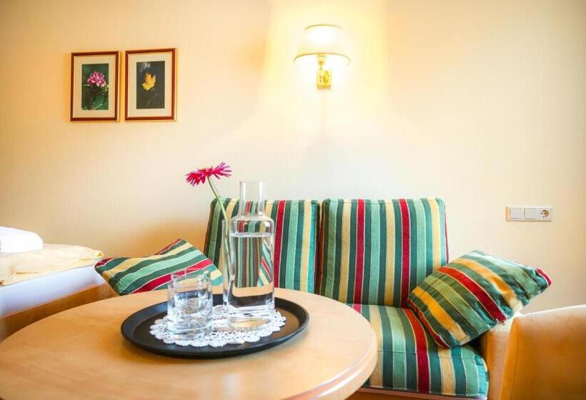 جناح عائلي, Matschner