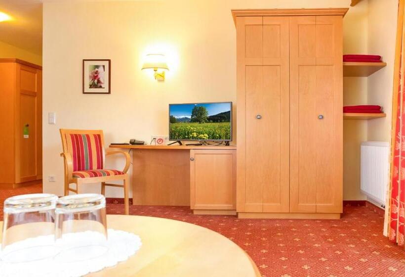 جناح عائلي, Matschner