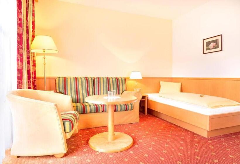 جناح عائلي, Matschner