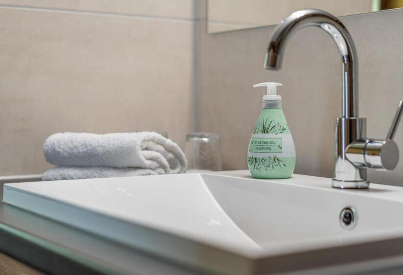 חדר סטנדרט עם מרפסת, Der Ortnerhof   Hotel & Reiterhof