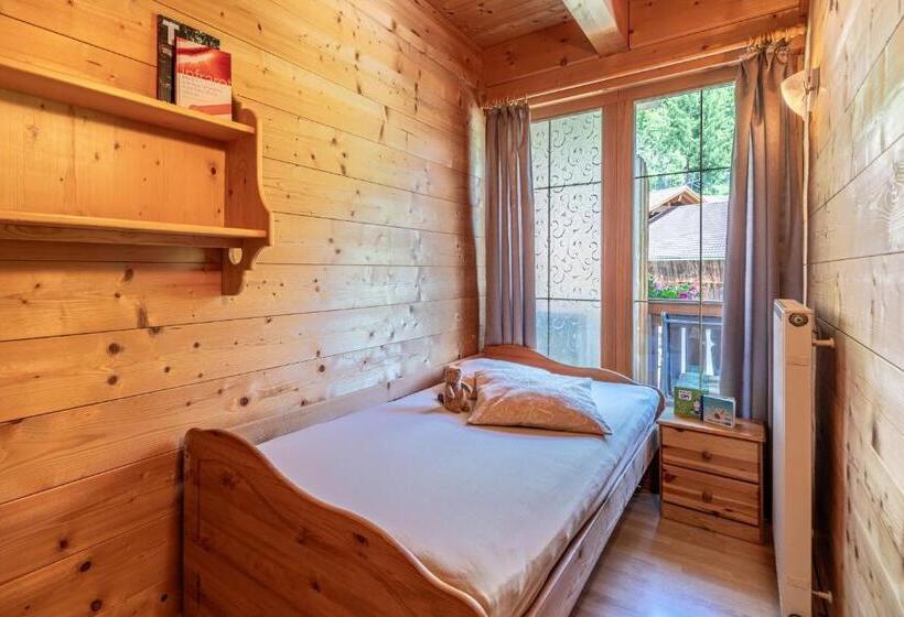 חדר סטנדרט לשלושה עם מרפסת, Der Ortnerhof   Hotel & Reiterhof