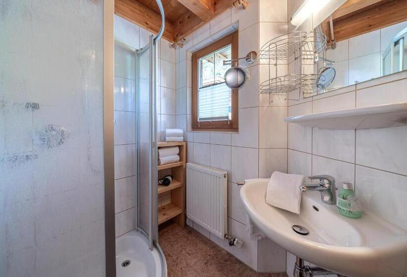 חדר סטנדרט לשלושה עם מרפסת, Der Ortnerhof   Hotel & Reiterhof