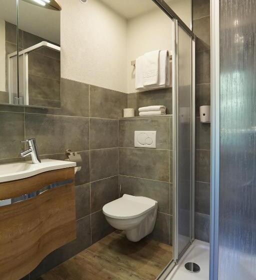 اتاق استاندارد یک نفره, Pension Tyrol