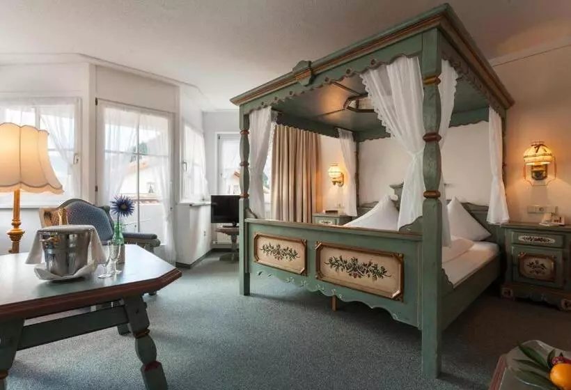 Suite, Post