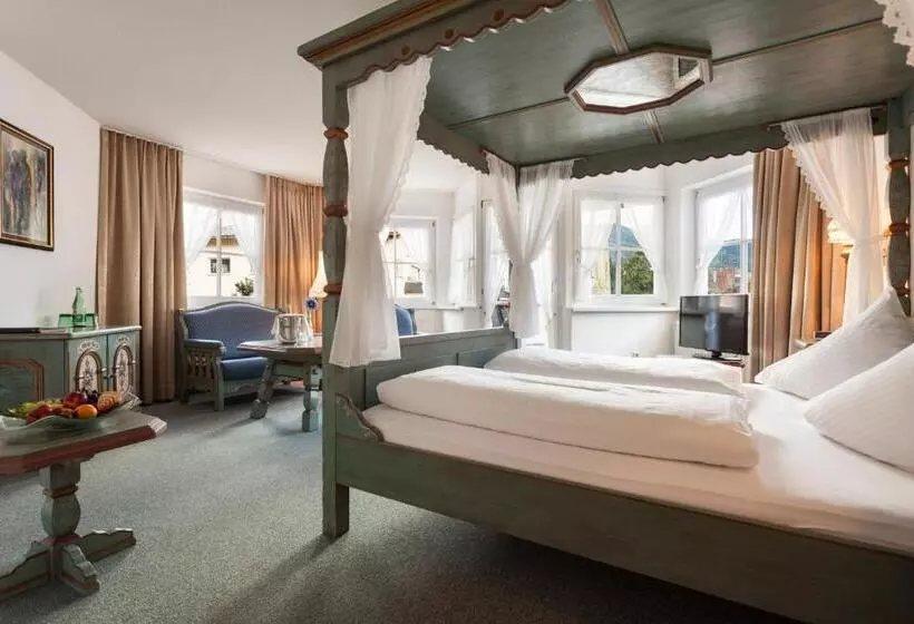 Suite, Post