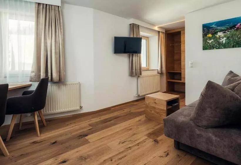 Family Room, Post
