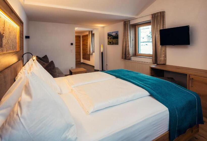 발코니 디럭스 룸, Post